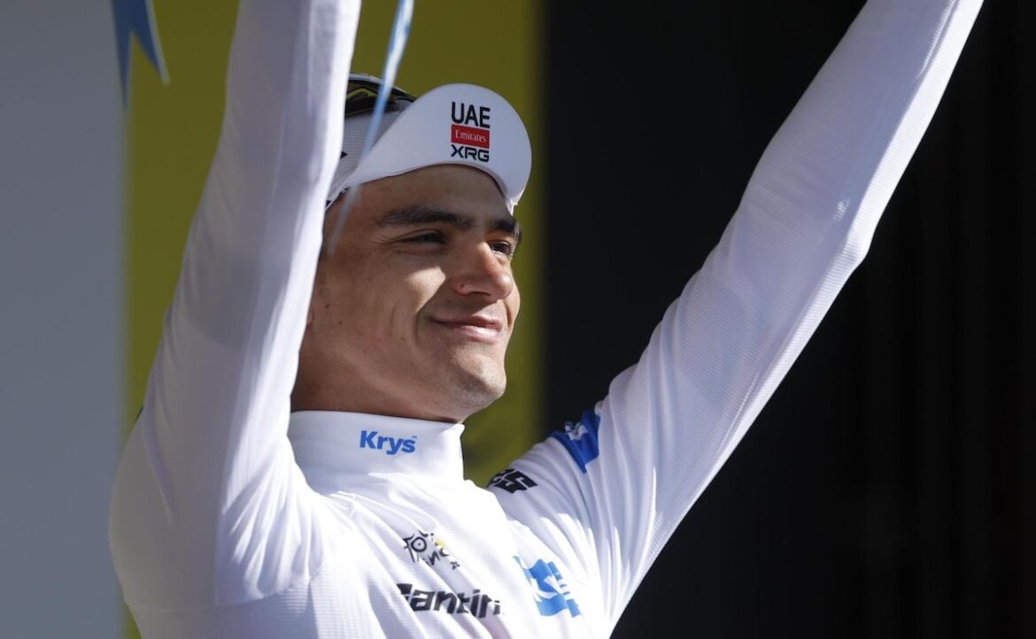 Isaac del Toro conserva podio y maillot blanco tras etapa 18 del Tour de Francia