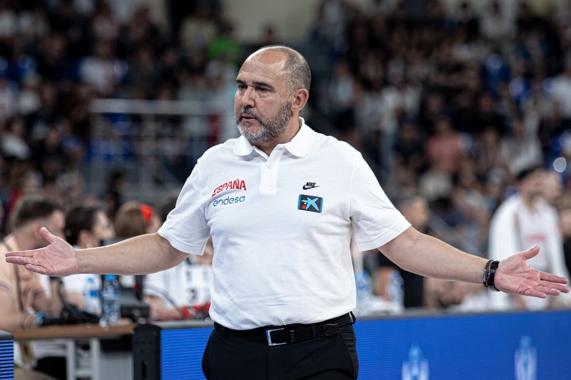 Chus Mateo convoca a 15 jugadores con cinco de la NBA para los clasificatorios al Mundial 2027