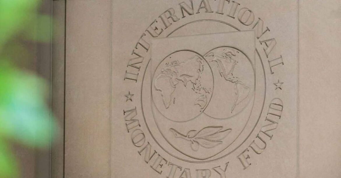 FMI recorta pronóstico de crecimiento para México en 2026 y 2027
