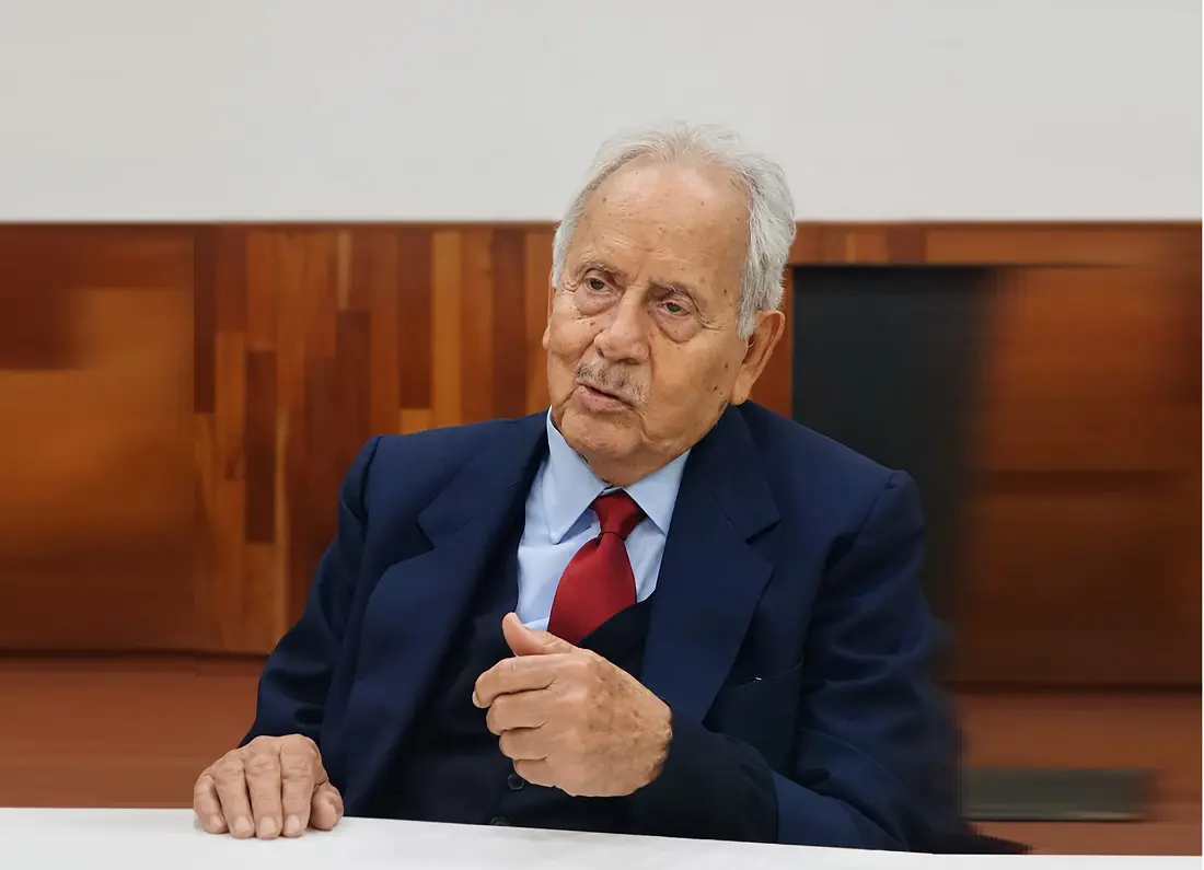 Exembajador Gómez Villanueva critica a Ortega por abandonar compromiso democrático