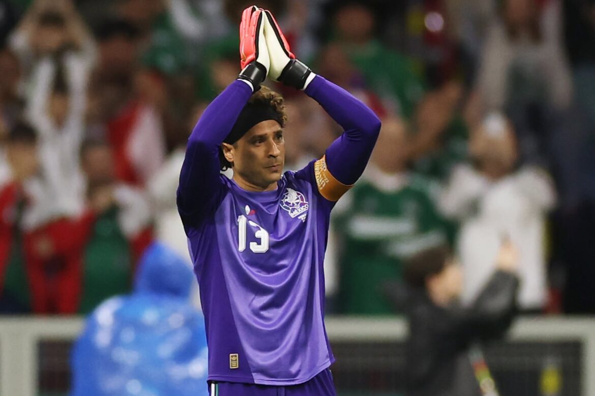 Ovacionan a Guillermo Ochoa en restaurante de Morelos tras su retiro del Mundial 2026