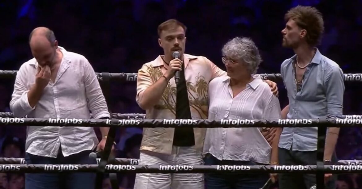Ibai Llanos rinde homenaje a Gaspi en La Velada del Año VI con la presencia de su familia