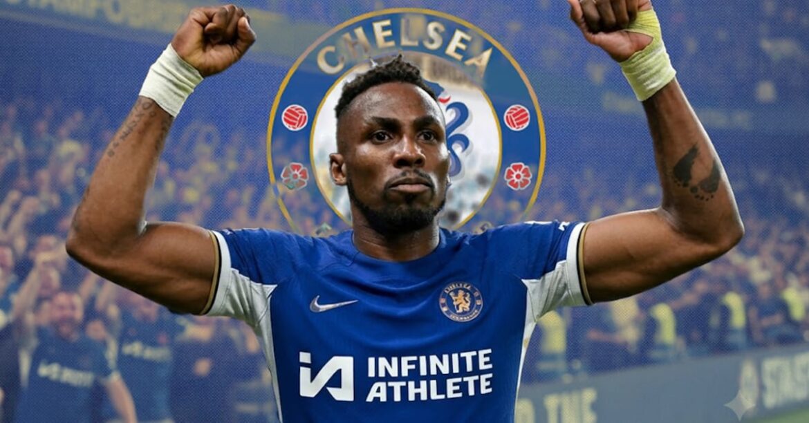Medios árabes e ingleses contradicen interés del Chelsea por Julián Quiñones