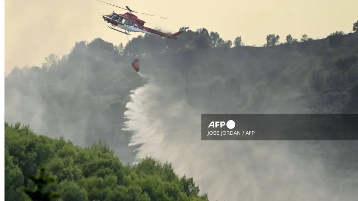 Evacúan a más de 220 mil personas en Francia por incendio forestal histórico