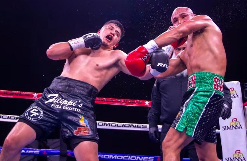 Lázaro Lorenzana mantiene su invicto al derrotar por decisión unánime a Oliver Quintana en Tijuana