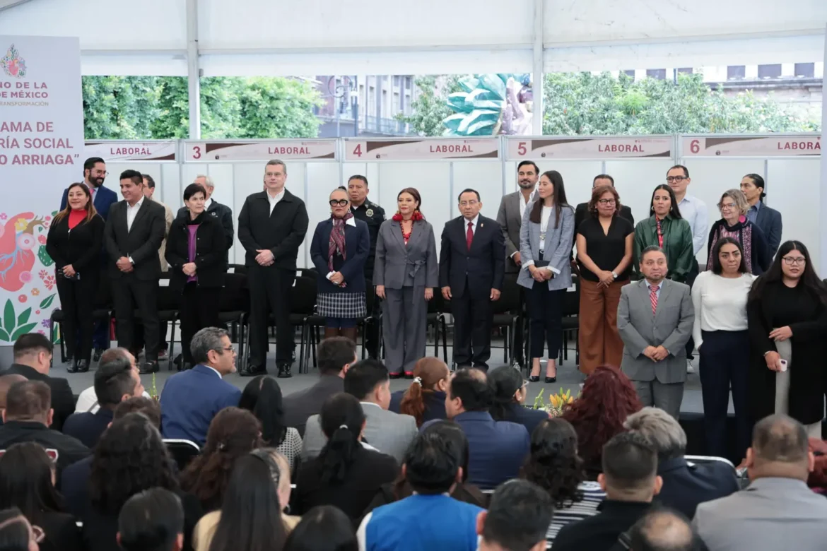 Arranca en el Zócalo la Defensoría Jurídica ‘Ponciano Arriaga’ con 100 especialistas