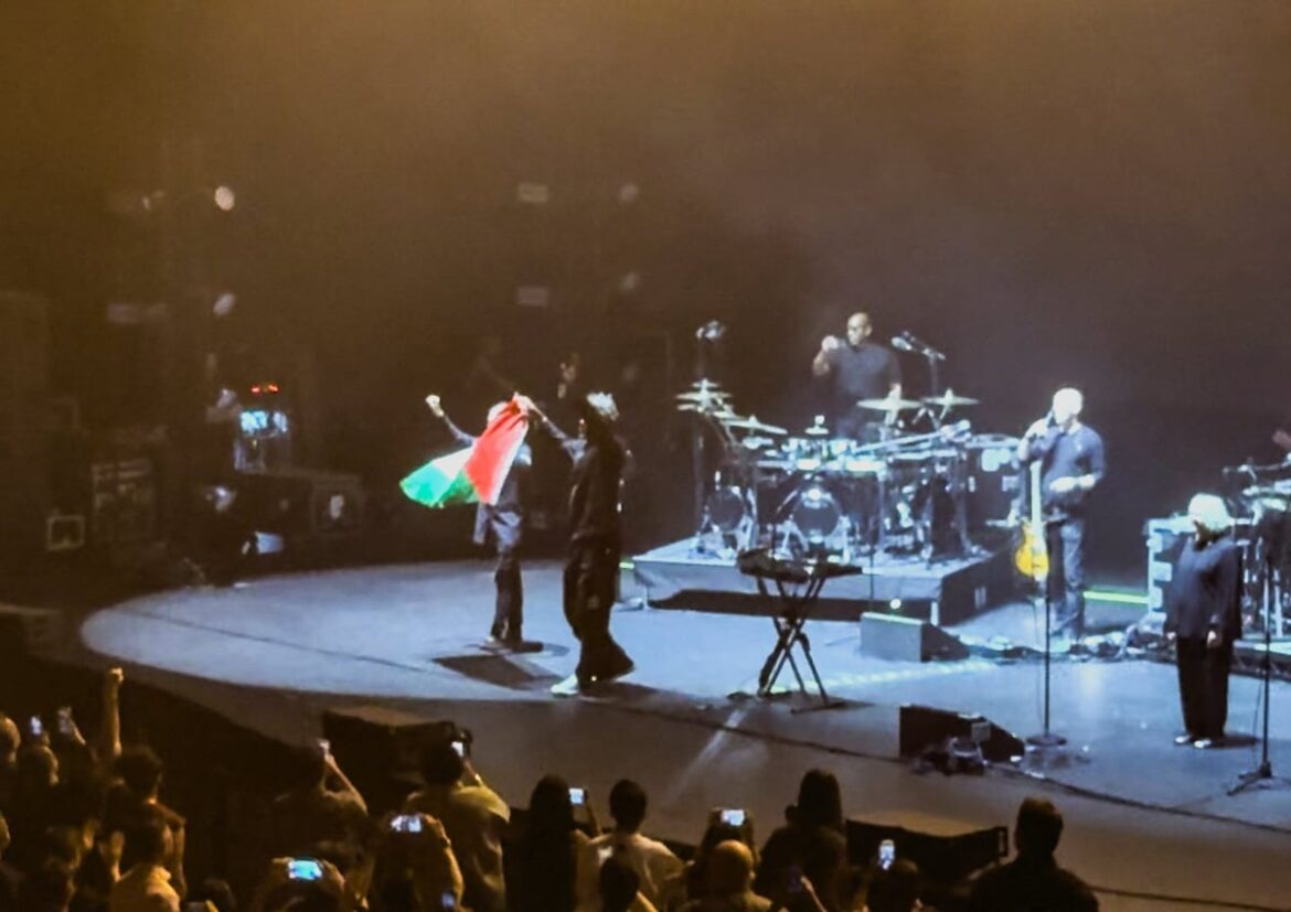 Massive Attack denuncia prohibición de entrada a Singapur por mostrar bandera palestina