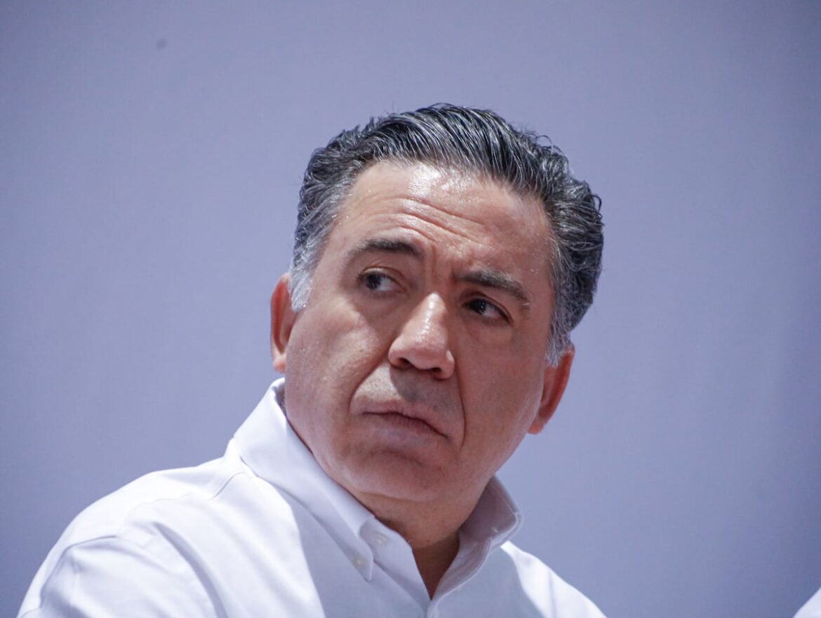 Morena se deslinda de la breve reincorporación de Rocha Moya; Inzunza anuncia regreso al Senado sin respaldo oficial