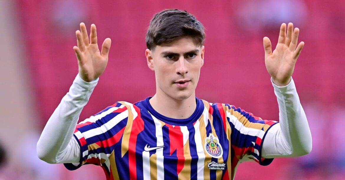 Armando Hormiga González se despide de Chivas y parte a Grecia para firmar con Olympiacos