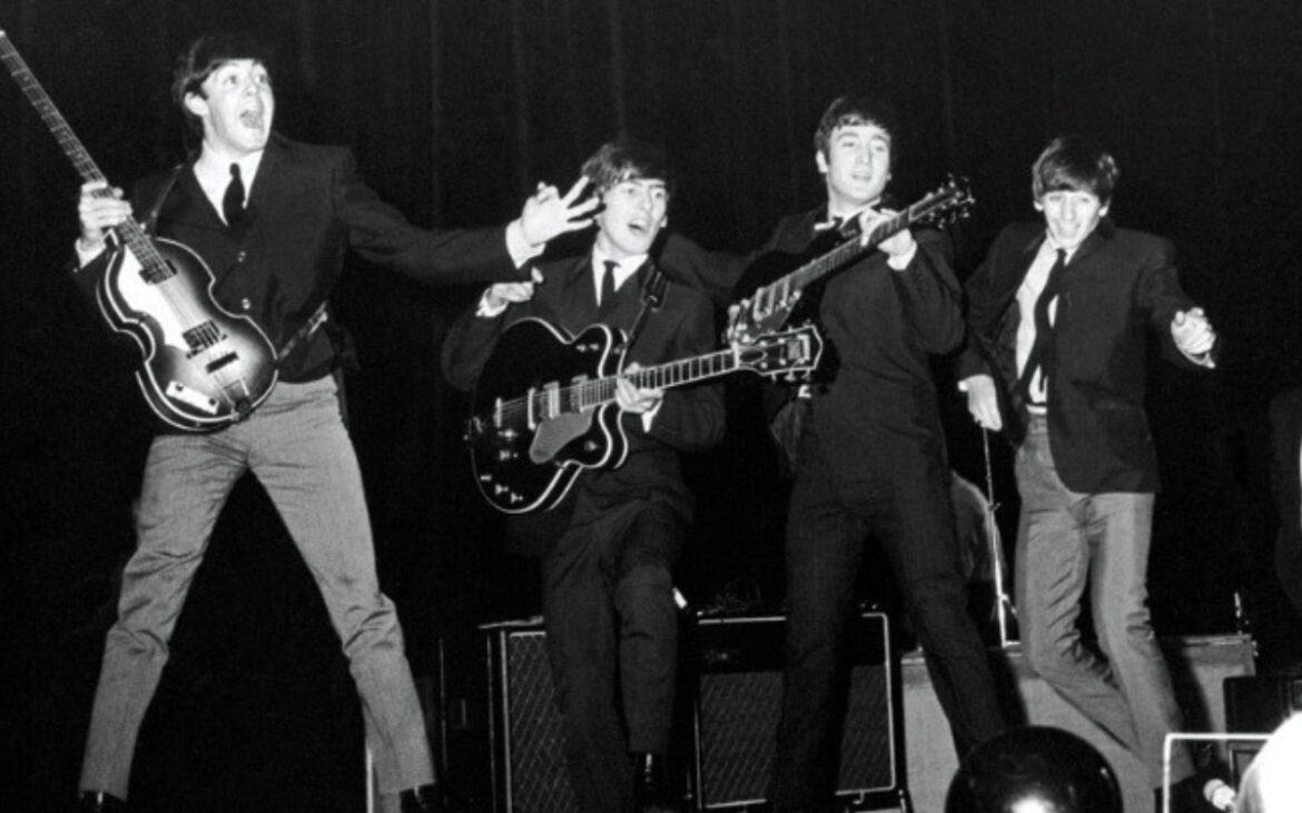 Universal firma acuerdo con Apple Corps para productos de películas de The Beatles