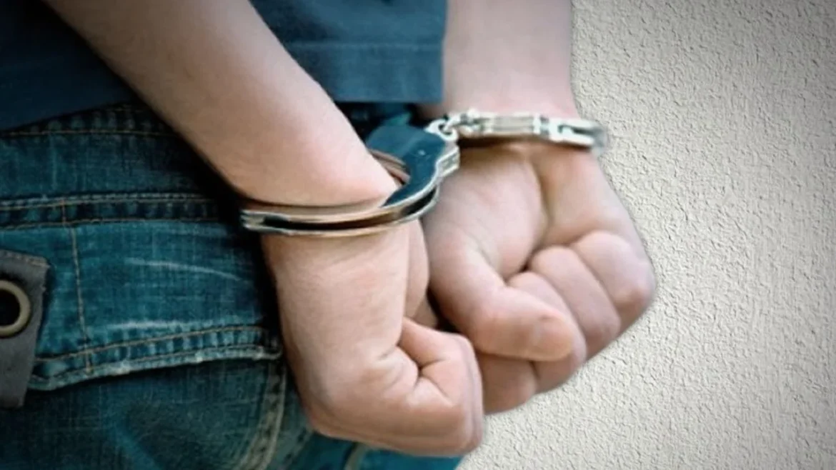 Detienen a uno y vinculan a dos a proceso por narcomenudeo en Zamora