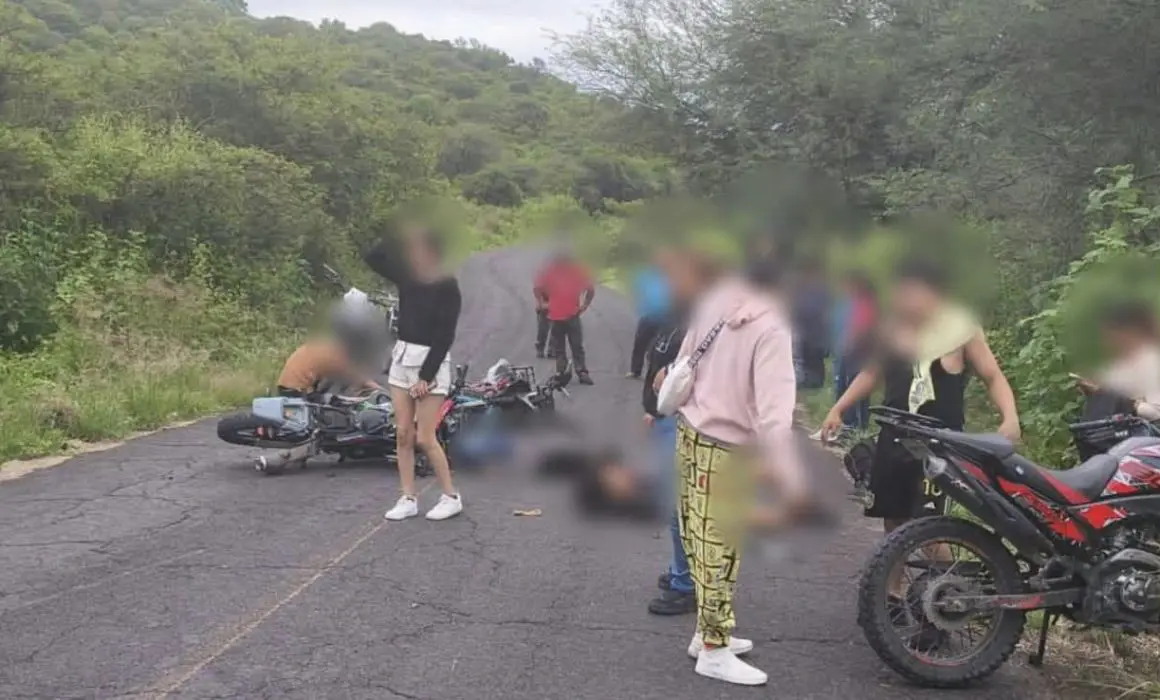 Choque de dos motocicletas en Tarímbaro deja tres muertos y un herido