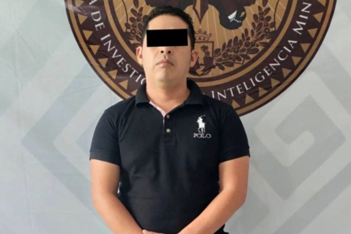 Detienen a agente de la FGR por presunta extorsión a comerciantes en Chiapas