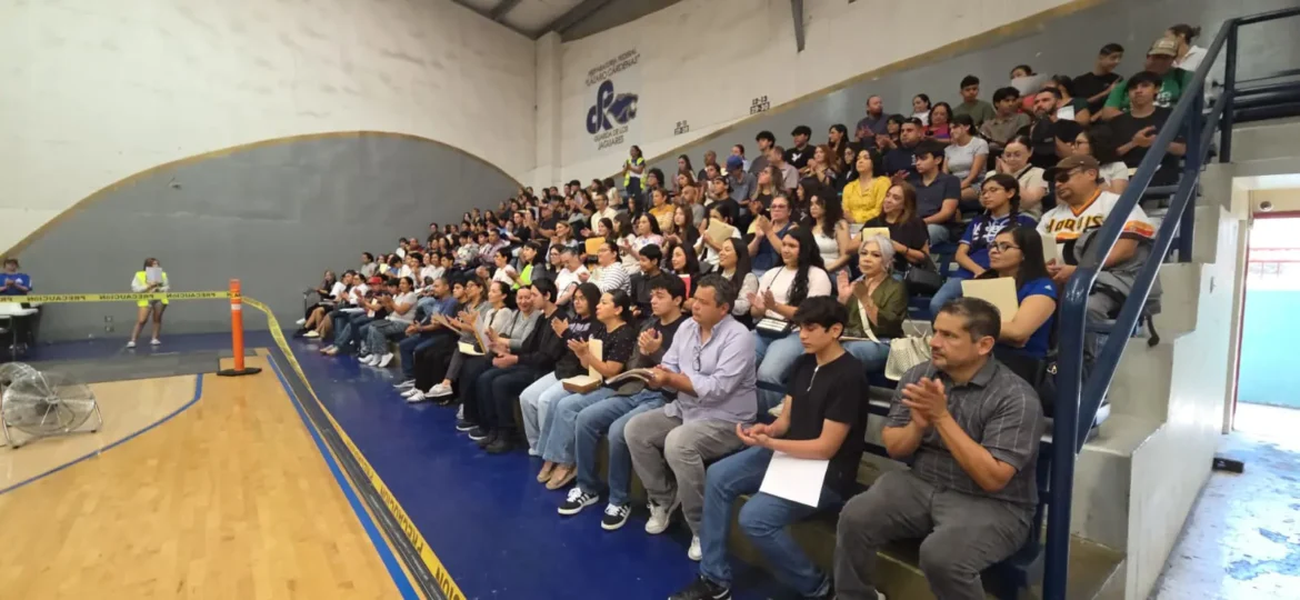 Cinco mil aspirantes se quedan sin lugar en preparatorias de Baja California