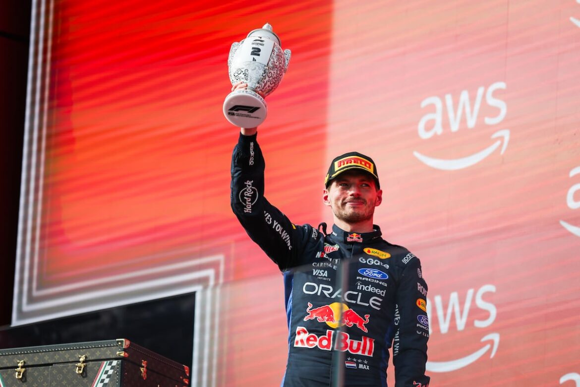 Max Verstappen renueva con Red Bull hasta 2030