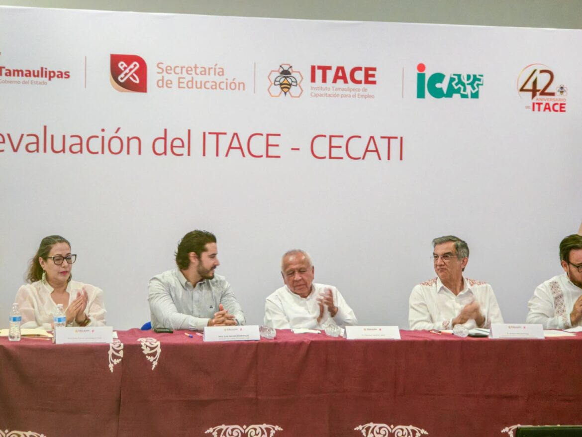 Faltan técnicos en México: empresas buscan trabajadores antes de que terminen de capacitarse