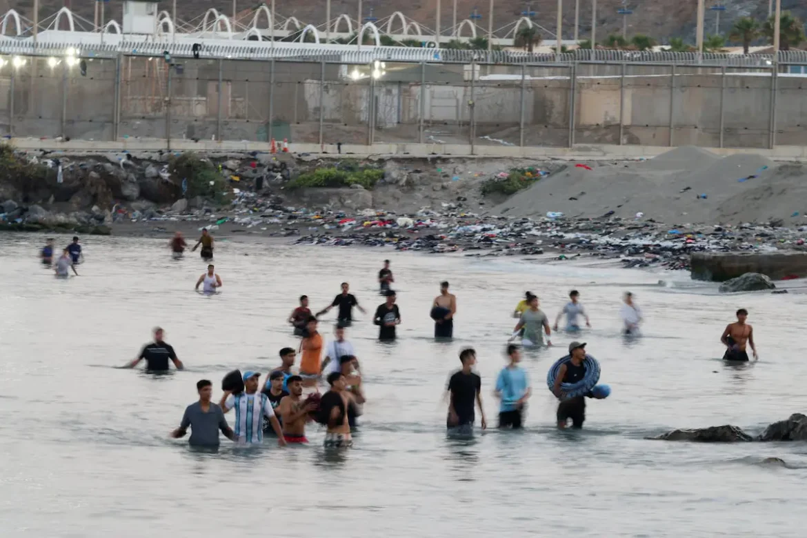Bulos sobre una sentencia del Supremo y falta de vigilancia desencadenaron la avalancha migratoria en Ceuta